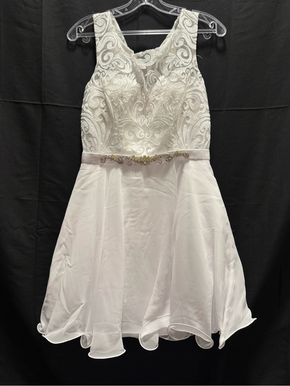 NEW White Embroidered Sleeveless Party Dress